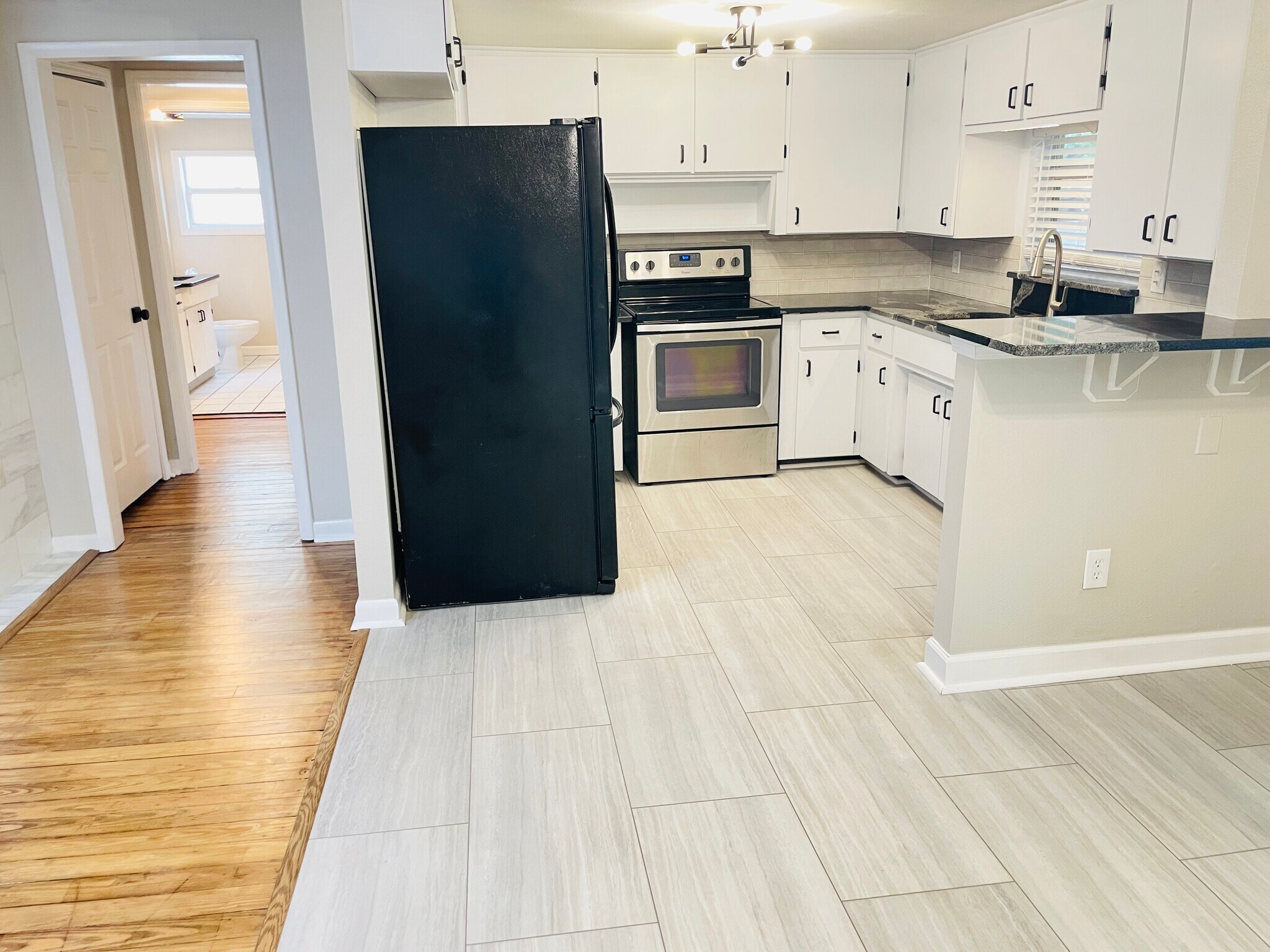 Building Photo - 939 E Bella Vista St