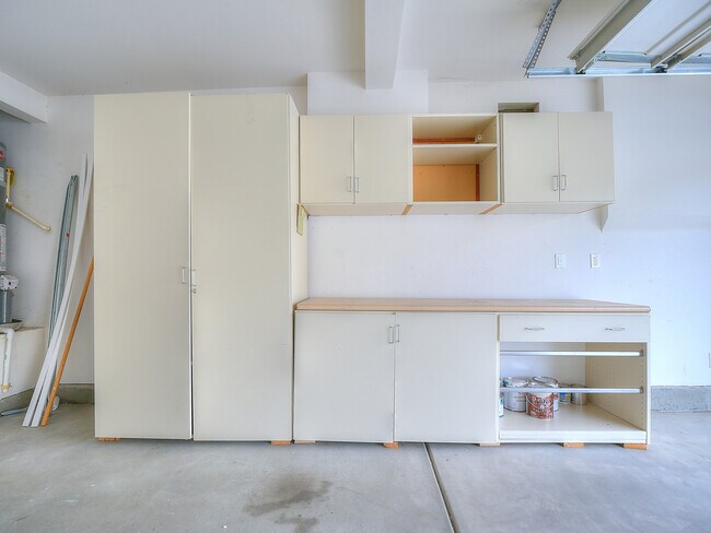 Building Photo - 34212 Woodmont