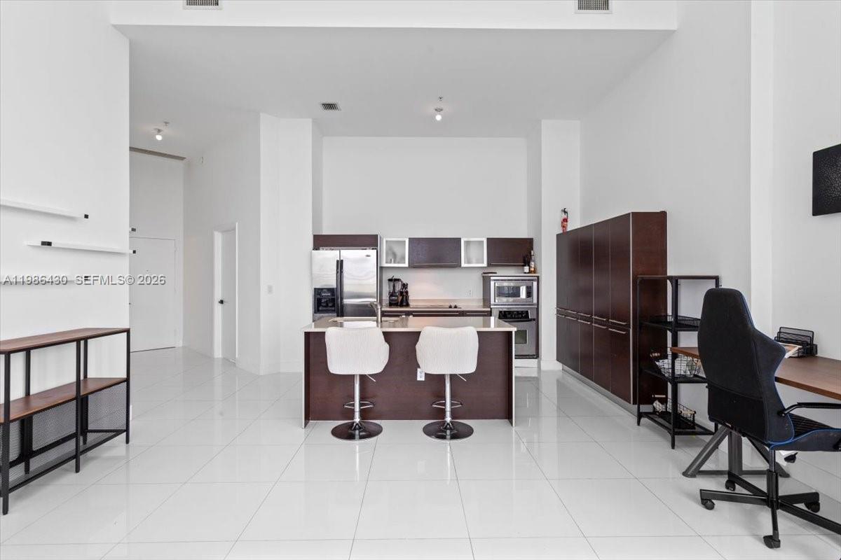 Building Photo - 1900 N Bayshore Dr