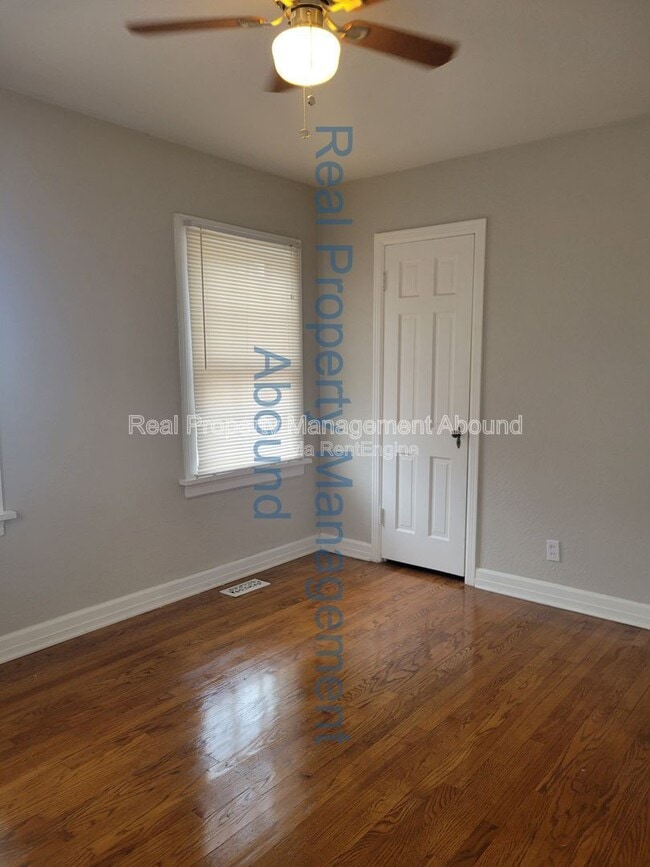 Building Photo - 1415 S New Haven Ave