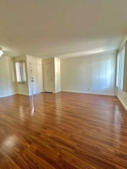 Livingroom - 5460 Concord Blvd