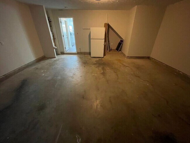 Building Photo - Updated 3BR Home - Woodstock