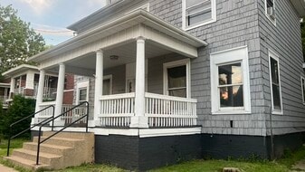 Building Photo - 413 W Columbia Ter