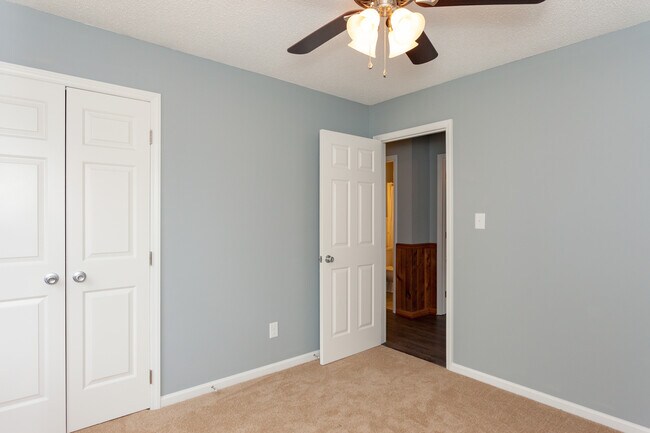 Building Photo - 3600 Ladywood Ct