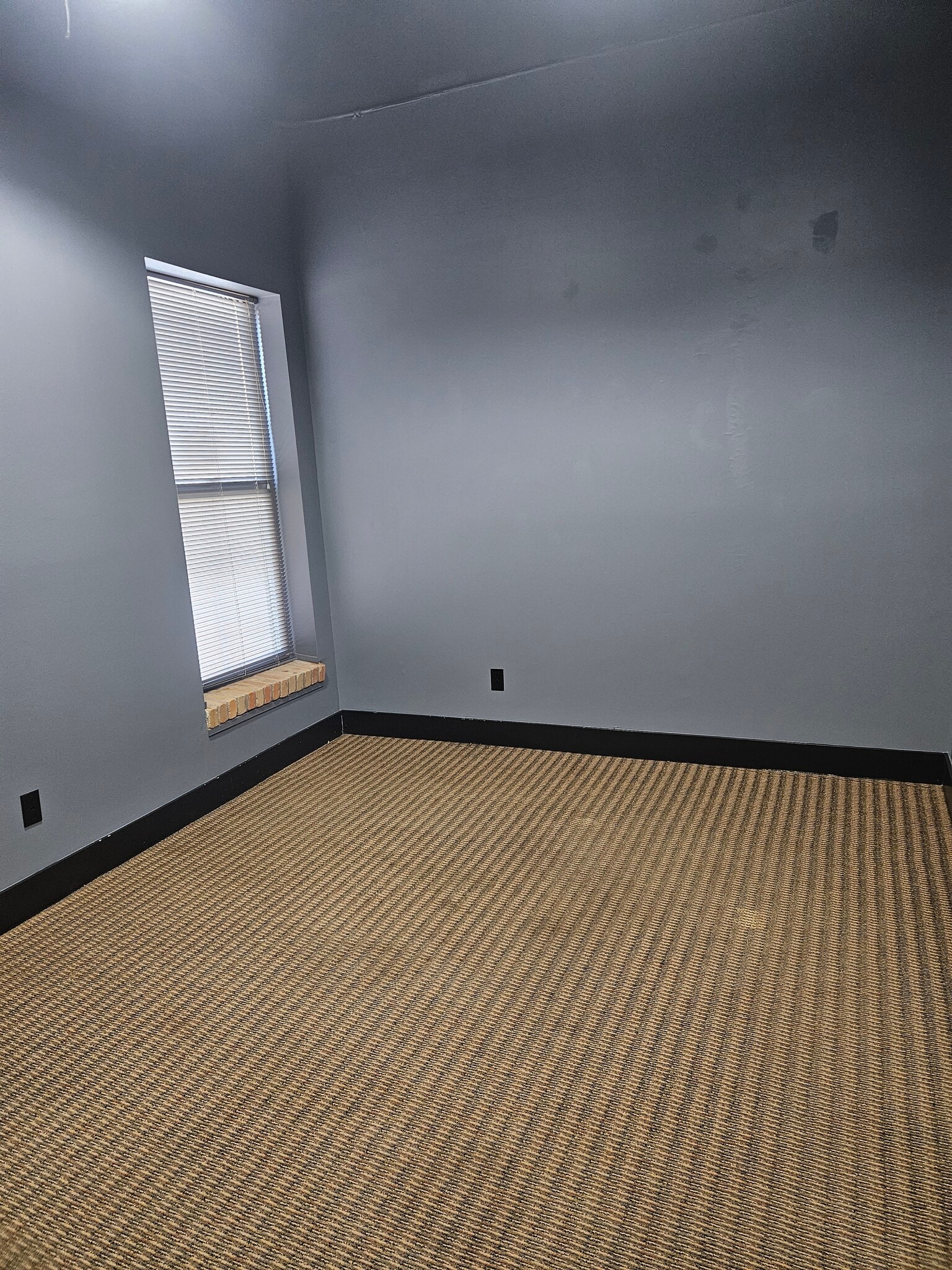 Building Photo - 329 S Washington Sq