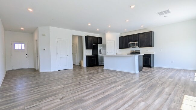 Building Photo - 809 Lindsay Ln