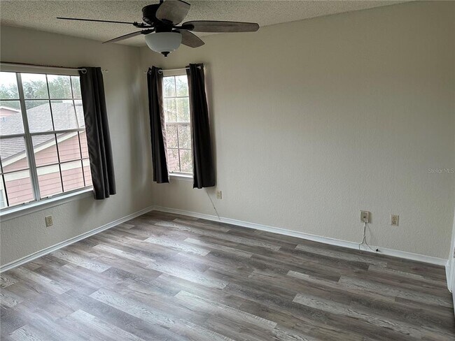 Building Photo - 2550 N Alafaya Trail