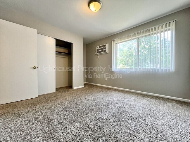 Building Photo - 1350 Kendall St SE