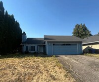 Building Photo - Spacious 3 Bedroom Home with Fenced Yard & Oversized Garage in Eugene