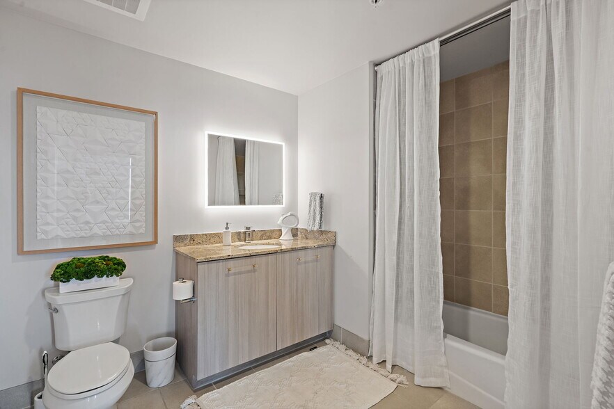 Guest bath - shower - 515 Church St