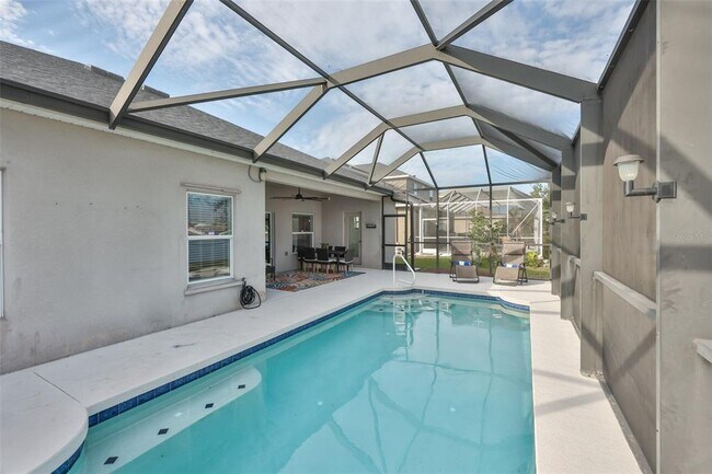 Building Photo - 823 Seminole Sky Dr
