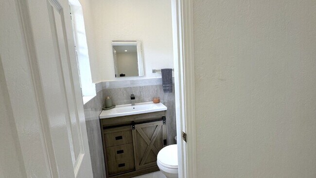 Building Photo - 507 Colfax Dr