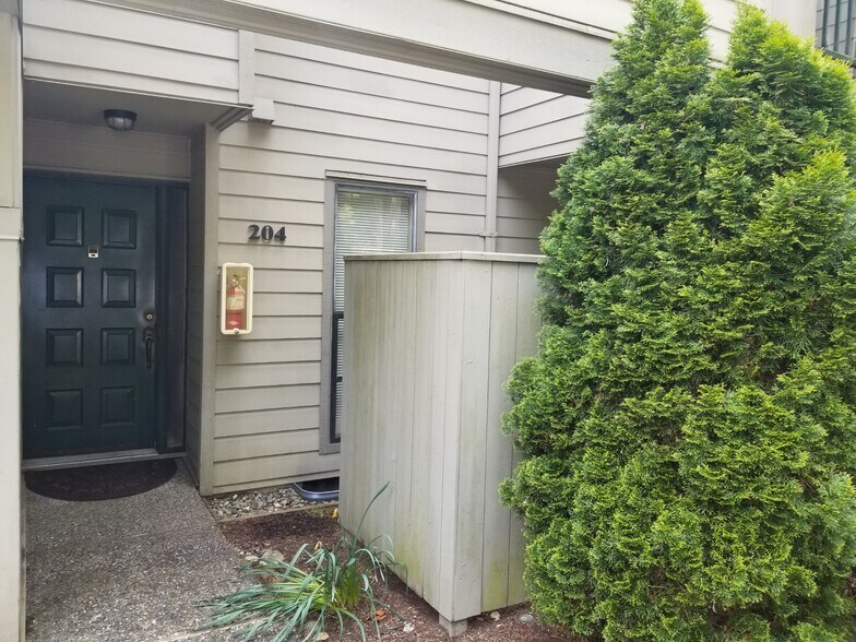 Building Photo - 8845 166th Ave NE