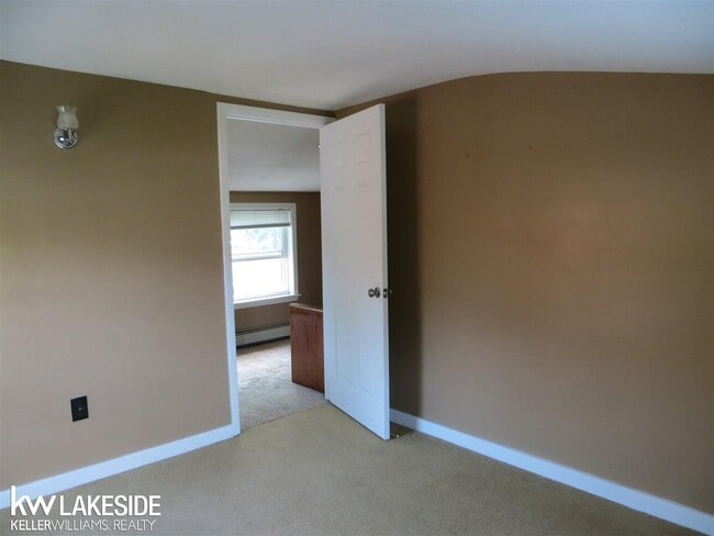 Building Photo - 18270 Sycamore St