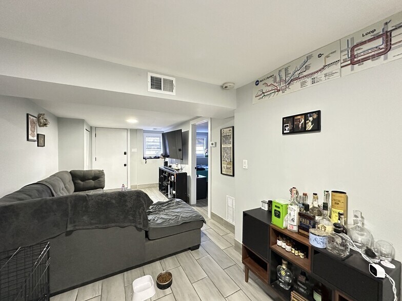 Building Photo - 1731 N Mozart St