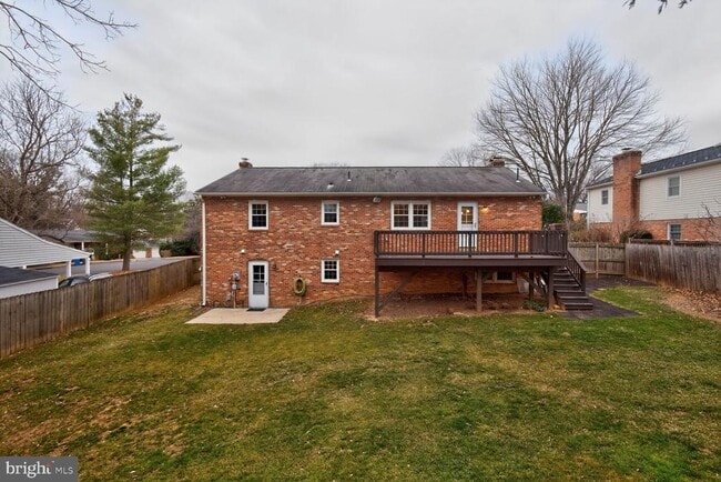 Building Photo - 1605 Mary Ellen Ct