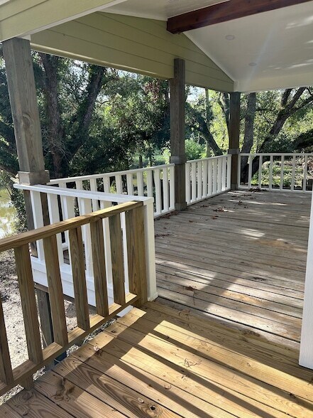 Building Photo - 327 Bayou Rd