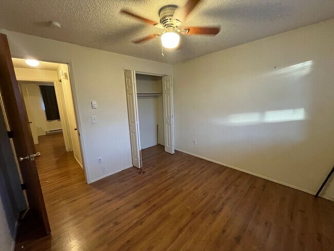 Building Photo - Fantastic Duplex Unit in Loveland