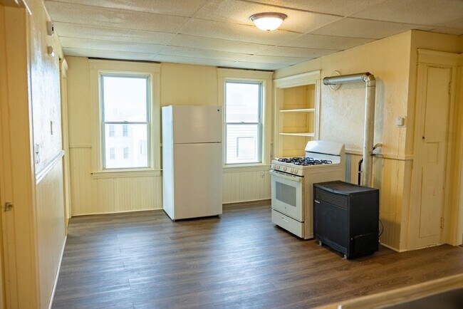 Building Photo - 42 Dorchester St