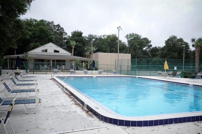 Building Photo - 1232 Woodridge Ct