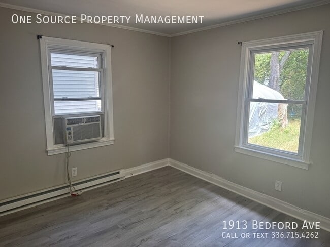 Building Photo - 1913 Bedford St