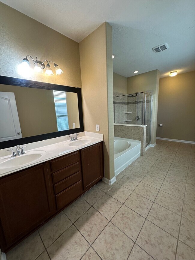 Building Photo - 21406 Piralta Ridge Ln