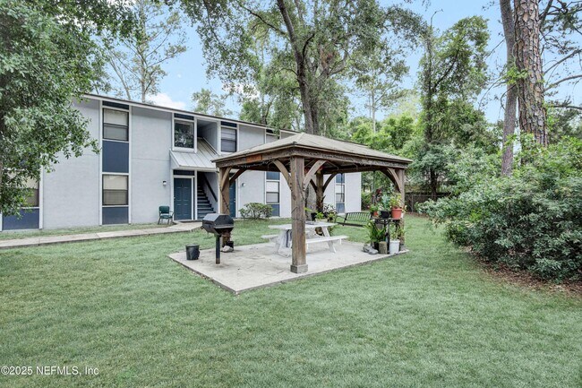 Building Photo - 10825 Key Haven Blvd