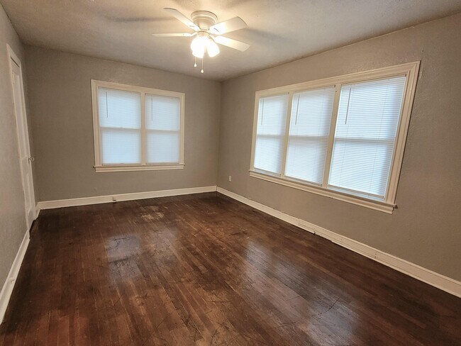 Building Photo - 2117 30th St