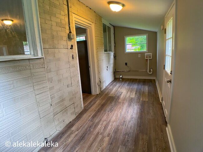 Building Photo - Julian 4 Bedroom, 2 Bathrooms Incredible F...