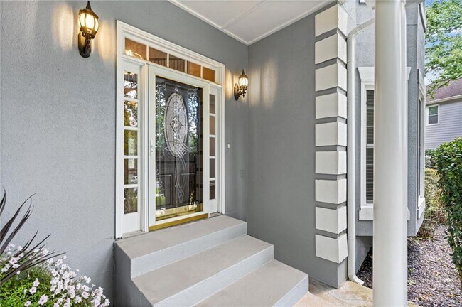 Building Photo - 11355 Vedrines Dr