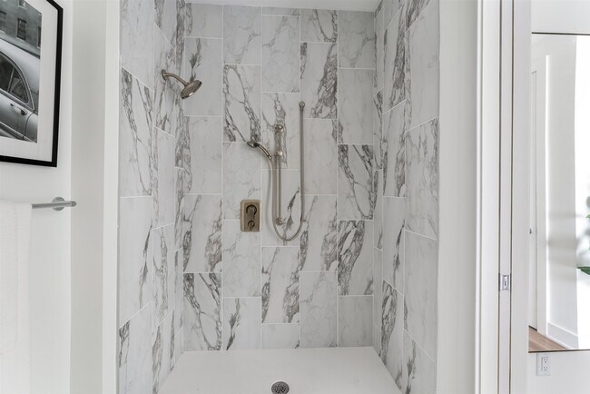 Building Photo - 8601 Bergenline Ave