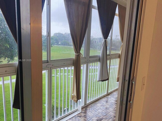 Building Photo - 13550 SW 6th Ct