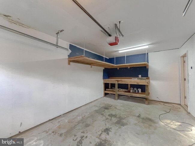 Building Photo - 45571 Catalina Ln