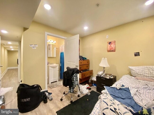 Building Photo - 2214 N Camac St