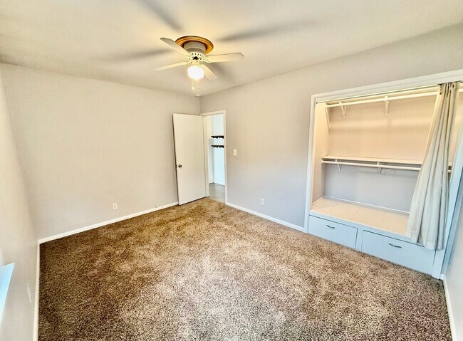 Building Photo - Brick Ranch in Forest Hills