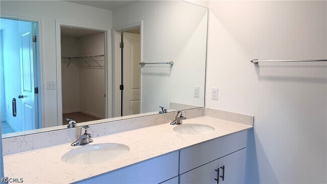 Building Photo - 4007 San Clemente Ct