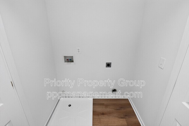 Building Photo - 3204 Barons Court Rd
