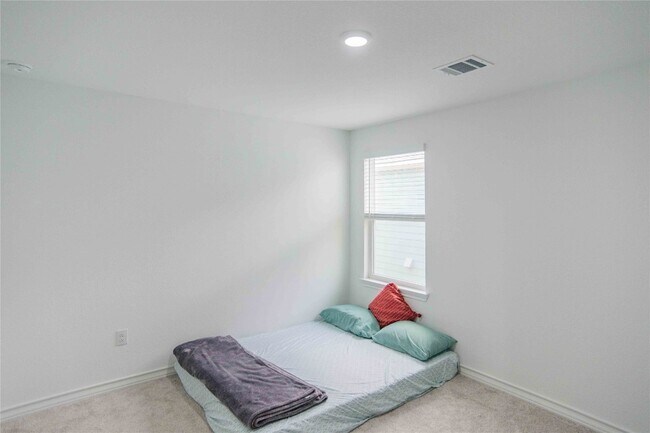 Building Photo - 2912 Tavern Dr