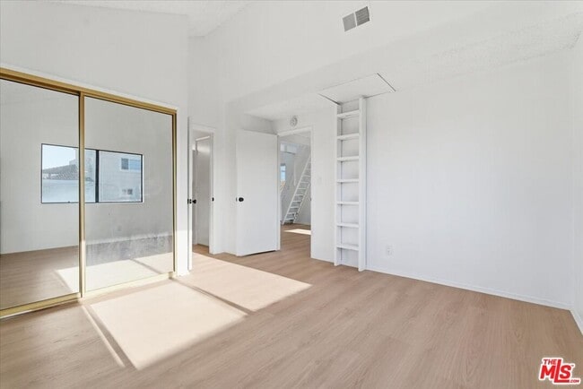 Building Photo - 2513 190th St