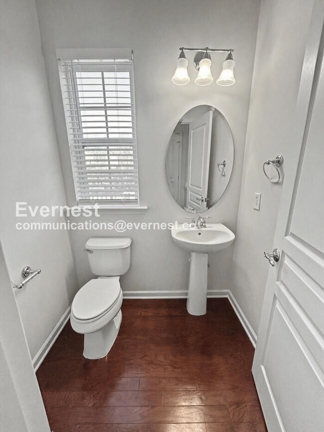 Building Photo - 8730 Macedonia Lake Dr