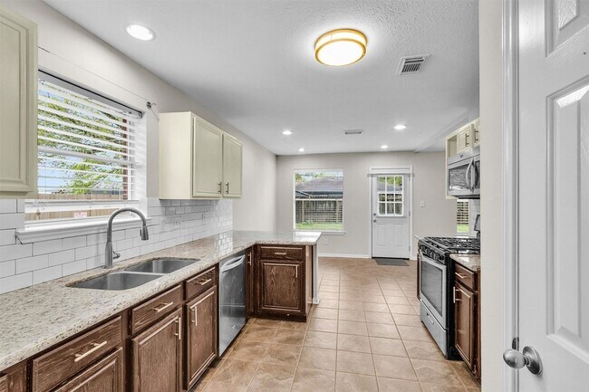 Building Photo - 2726 Fox View Cir