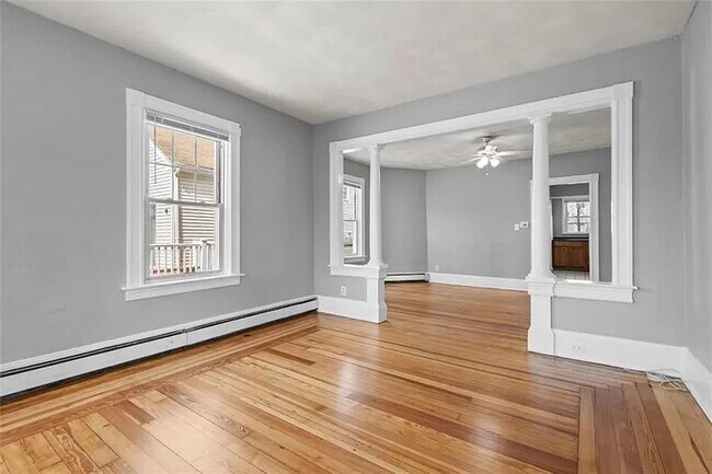Building Photo - 16 Maplehurst Ave