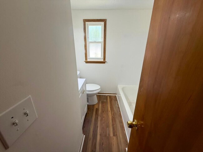 Building Photo - 3-BED, 1 BATH BEAUTIFUL SINGLE- FAMILY HOME IN MAPLE HEIGHTS!