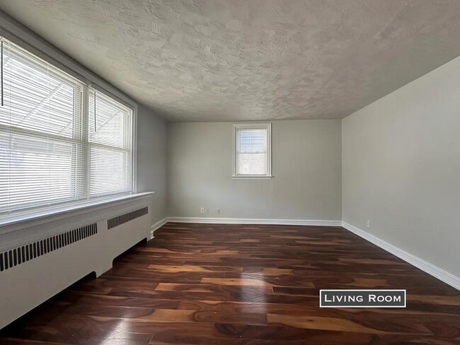 Building Photo - 4401 Oakmont St