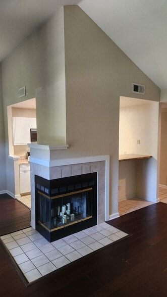 Building Photo - 8170 Mountain View Dr