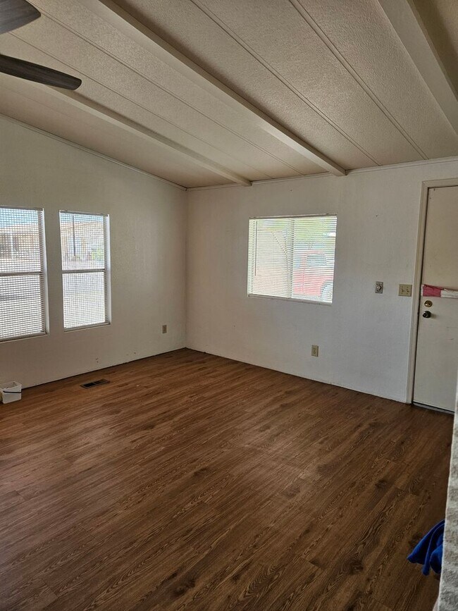 Building Photo - 2BED/2BATH MANUFACTURED HOME