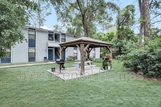 Building Photo - 10825 Key Haven Blvd