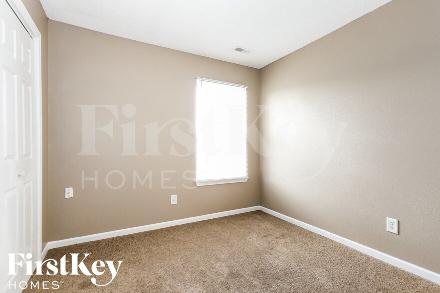 Building Photo - 347 Venus Dr