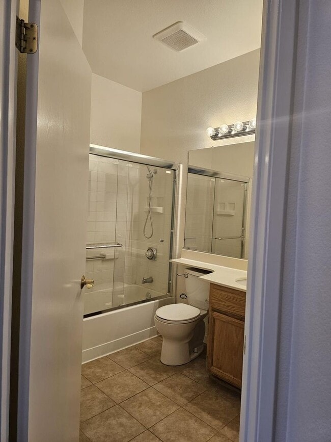 Building Photo - Modern 3BD/3BA Townhouse in Prime Union Ci...