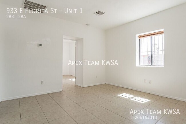 Building Photo - 933 E Florita St